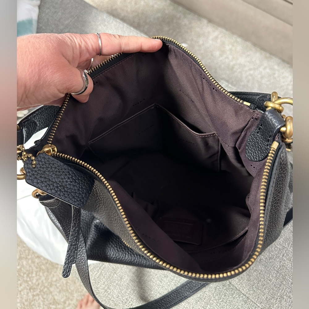 Large traveling Coach Bag - Picture 3 of 3